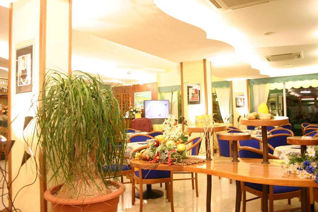 Hotel Al Prater Lignano Sabbiadoro Extérieur photo