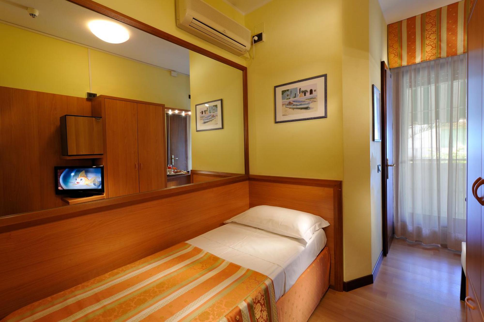 Hotel Al Prater Lignano Sabbiadoro Extérieur photo