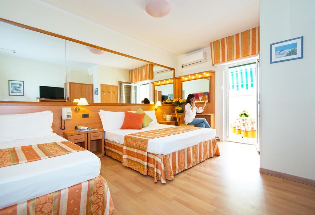 Hotel Al Prater Lignano Sabbiadoro Extérieur photo