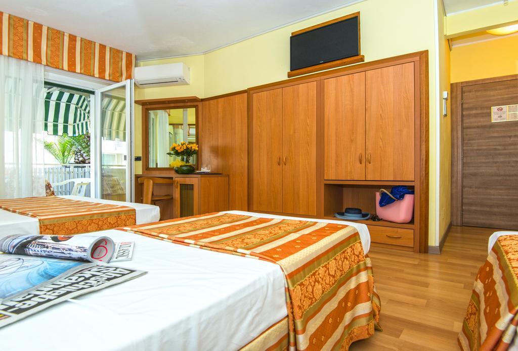 Hotel Al Prater Lignano Sabbiadoro Extérieur photo