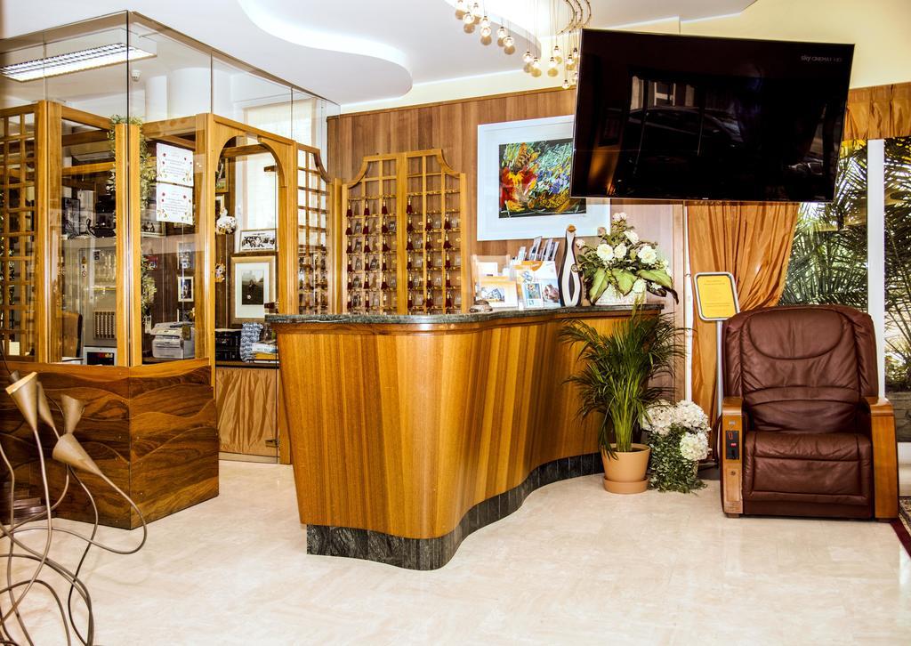 Hotel Al Prater Lignano Sabbiadoro Extérieur photo